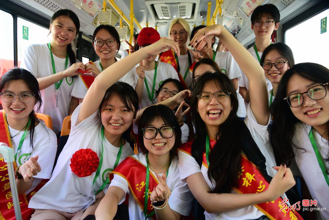 扎根乡土 深耕服务 新时代大学生的盛夏答卷 扎根乡土 深耕服务 新时代大学生的盛夏答卷